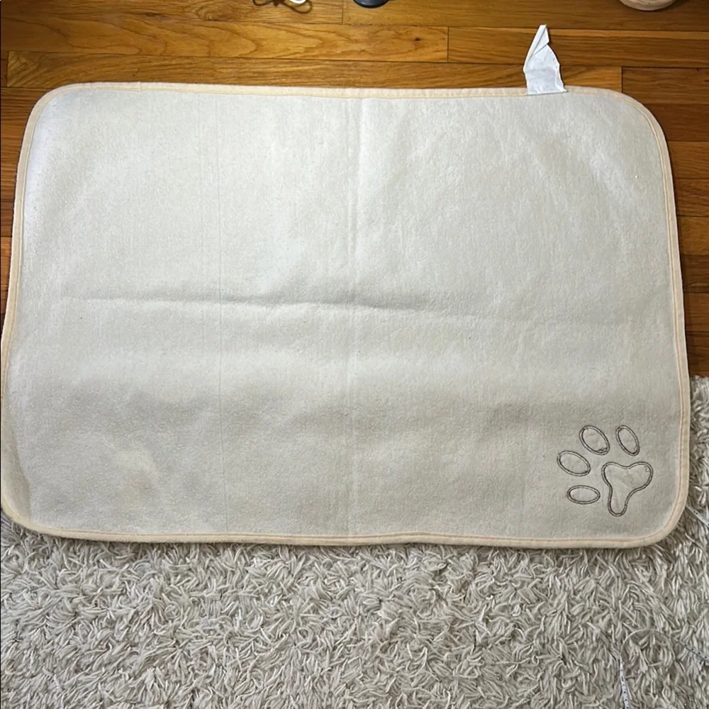 BOGO Cream Pet Mat with Paw Print